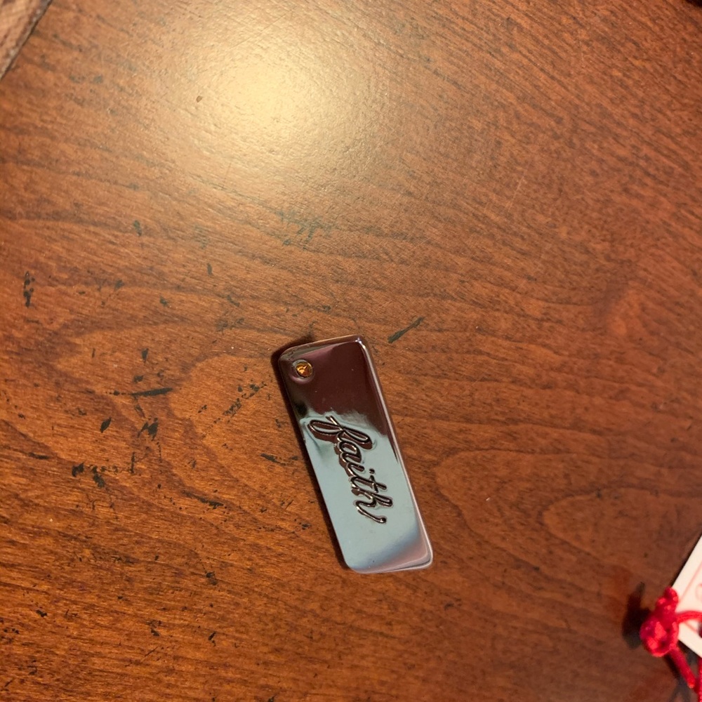 Thirtyone faith charm